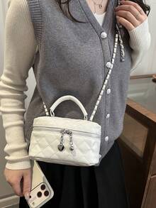 新款时尚女士休闲手提包，采用防水PU材质，双拉链设计，可调节肩带，时尚女士休闲手提包，小巧设计商务通勤包，多功能日常单肩包，适合购物、旅行、工作和聚会等场合。 - 白色 - 查看 4
