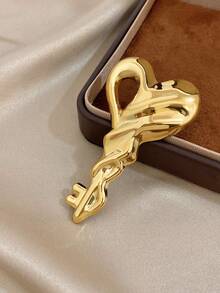 Shiny Heart-Shaped Open Brooch - Gold-Plated Smooth Curved Alloy Brooch Pin, Stylish Romantic Statement Accessory To Elevate Daily & Date Night Looks, Suitable To Wear With Blazers, Dresses, And Valentine's Day Outfits, Pins For Women, Brooches For Ladies - Multicolor - View 4