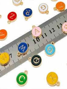 50件套混合字母吊坠套装，A-Z字母吊坠DIY项链、手链和耳环-锌合金珠宝制作工具。 - A - 查看 6