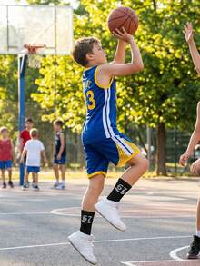 12/6 双装儿童弹力中筒袜，印有数字 67，舒适柔软透气无缝设计，适合 1-14 岁男孩女孩日常穿着和运动，休闲百搭，适合幼儿至大龄儿童。 - 彩色 - 查看 3