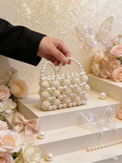 This Mini French Retro Fairy Bag, A Woven Beaded Crossbody Bag, An Early Spring Pearl Bag, And A Niche Design Hollowed-Out Pearl Bag, Is The Best Gift For A Friend And Is Suitable For Everyday Use.