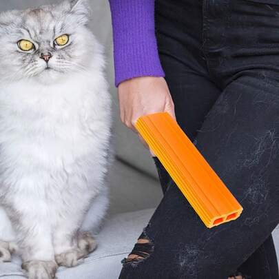 Essential Pet Owner's Car Cleaning Tool, Efficient Pet Hair Remover Brush For Quick And Easy Car Interior Cleaning, No More Struggle With Other Car Cleaning Brushes