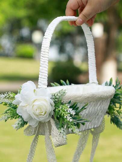 1 pieza Nuevo cesto de flores de estilo occidental con rosas artificiales, lazo decorativo, cesto de flores de mano blanco, suministros para bodas