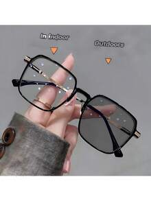 1 Pair Women's Square Fashion Photochromic Fashion Glasses, Classic Modern Minimalist Style, Beach Accessory, Women's Glasses, Essential Item For Autumn/Winter, Business Casual Wear, Valentine's Day Gift, Summer Beach Vacation & Outdoor Travel, Oversized Square Frame, Suitable For Outings, Back To School Season - Champagne - View 10