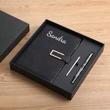 Juego de regalo de cuaderno personalizado A5, incluye cuaderno + bolígrafo + recambio + caja de regalo. El cuaderno y el bolígrafo se pueden personalizar con el texto deseado. Disponible en unidad o en set - Juego de cuadernos con hebilla en forma de U - Ver 4