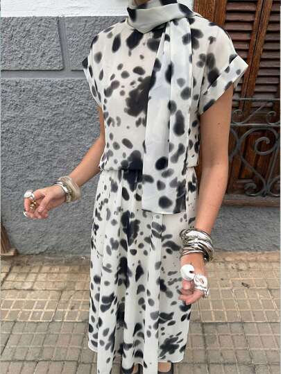 女士休闲撞色印花优雅度假风飘逸领两件套