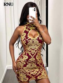 RNU 女士新款性感迷人金色图腾印花无袖镂空迷你连衣裙，纽扣镂空领设计，弹力网纱面料，性感收腰设计，旗袍风格，适合夜店、酒吧、新年正式场合、派对、生日、音乐节、演唱会、嘉年华、情人节约会等场合。 - 彩色 - 查看 3