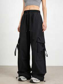 女士科技风长裤，高腰宽松工装裤，多口袋设计，饰有绑带和抽绳裤脚，适合街头风格穿着。 - 黑色 - 查看 2
