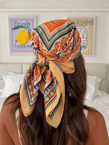 1条时尚休闲方形真丝围巾，女士印花头巾，可作方巾、领巾、发带、时尚头饰、披肩、围巾，是您穿搭的理想之选 - 橙黃色 - 查看 2