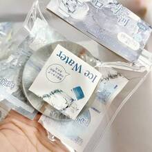 Quả bóng bóp mềm thủ công dễ thương này được làm từ chanh, mạch nha và pectin, là món đồ thư giãn thiết yếu dành cho những người yêu thích đồ chơi cảm giác! Kết cấu độc đáo và cảm giác đàn hồi chậm rãi mang lại sự thỏa mãn tuyệt vời mỗi khi bóp, biến thời gian nghỉ ngơi nhàm chán thành những giây phút thư giãn thú vị. Có ba kiểu dáng đáng yêu để lựa chọn, rất phù hợp để trang trí bàn làm việc, mang theo trong túi xách, và cũng là món quà tuyệt vời dành cho bạn bè cần một chút thư giãn nhẹ nhàng. - Nhiều màu - Xem 5