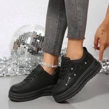 2.6英寸厚底女式运动鞋，春秋新款，厚底百搭系带亮片高跟休闲鞋 - 黑色 - 查看 2