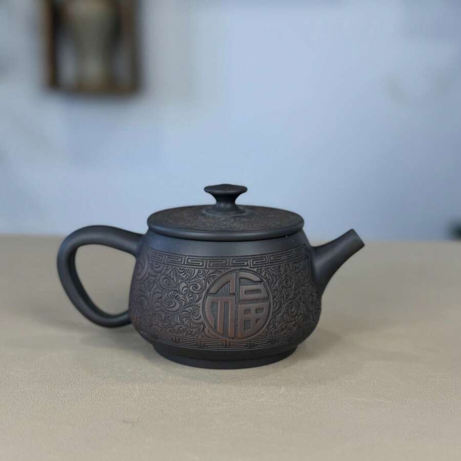 一套紫砂茶壶套装，手工制作紫砂茶具，居家旅行两用茶具，包含1个茶壶和4个客用茶杯，独特的中国风茶具，适合居家使用、招待客人和馈赠亲友。 - 彩色 - 查看 1