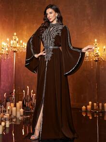 Đầm dạ hội maxi ren satin cao cấp cổ đứng tay bồng UNITHORSE dành cho nữ, xẻ tà cao, mùa xuân. - Cà phê nâu - Xem 1