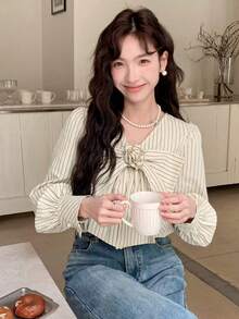 女士法式V领条纹3D蝴蝶结长袖衬衫，新款春夏轻薄防晒衬衫 - 米黃色 - 查看 6