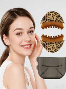 1pc Crescent-Shaped Facial Massage Brush, Curved To Fit Face Contours. Dual Texture Surface, One Side Is Soft Bristle Brush, Another Side Is Scraping Surface, Gently Cleanses And Massages Skin For A More Refined Complexion - Multicolor - View 2