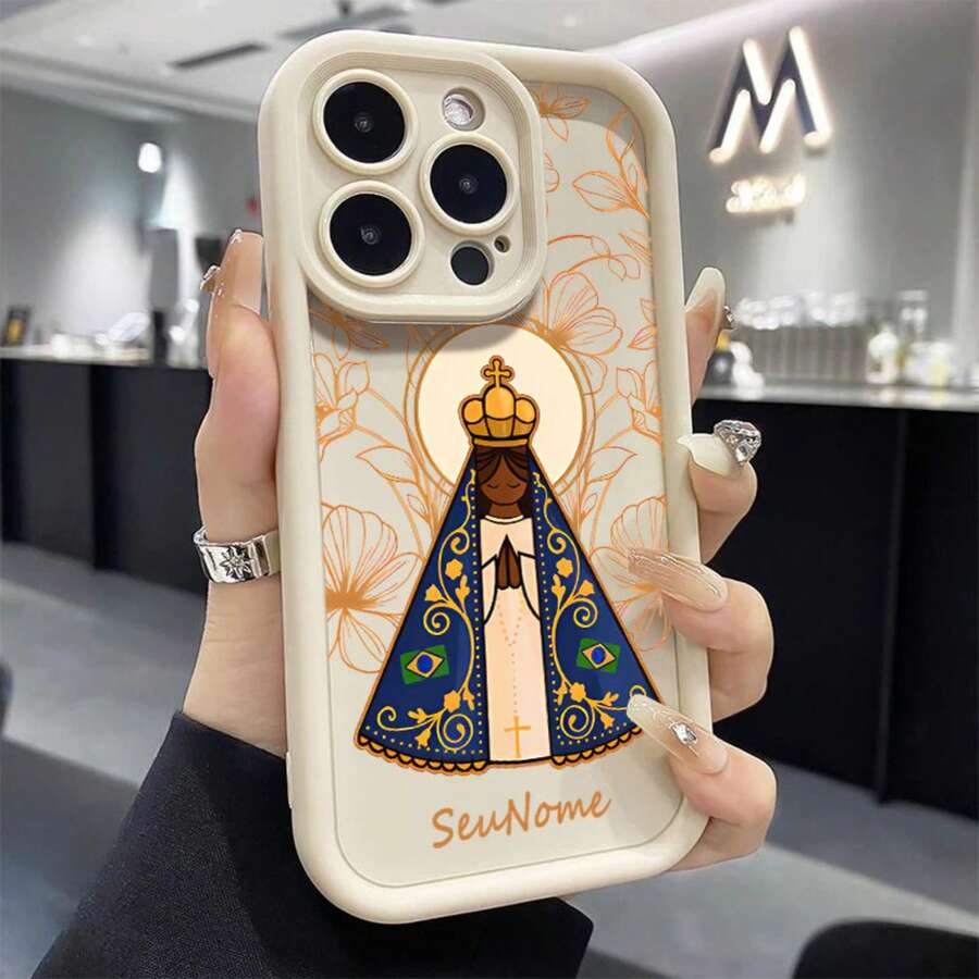Capinha Capa de Silicone Nossa Senhora Aparecida Anti queda e Macia para I P H ONE XR 11 12 13 14 15 16 PRO MAX 14 15 16 PLUS REDMI A2 A3 8 9A 10C 12 13 14C  11 12 LITE POCO F3 F5 M3 M4 PRO X3 X5 X6 NOTE 8 9 11 12 13 14 PRO Galaxy A03 A04 A05 A10 A11 A12 A13 A14 A15 A20 A23 A32 A34 A35 A50 A51 A52 A54 A55 A71 A72 M34 S20 FE S21 FE S22 ULTRA S23 FE S23 ULTRA S24 ULTRA S24 PLUS MOTO E13 G04 G24 E14 G14 G22 G30 G10 G20 G34 G53 G54 G84 - J2 - Visão 1