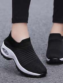 Zapatillas deportivas para mujer, versátiles, transpirables, de suela blanda y ligeras para exteriores. - En blanco y negro - Ver 4