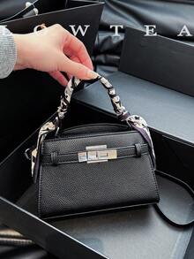 low tea New Summer Lychee Pattern Fashion Women's Handbag, Stylish Adjustable Shoulder Strap Decor Shoulder Crossbody Bag, Minimalist Solid Color High-End Metal Decor Commuter Shoulder Bag - Black - View 3