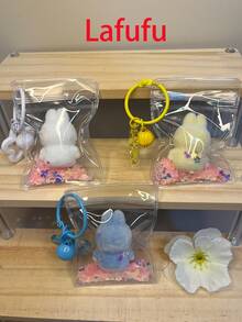 1个透明可爱钥匙扣铃铛吊坠包包挂件口袋挂件，毛绒材质，摇摆钥匙扣，派对背包挂件，派对礼物，个性化礼物，新年礼物，情人节礼物，返校背包挂件，糖果贴纸，新年礼物（钥匙扣可自由安装和拆卸于包包侧孔） - 彩色 - 查看 1