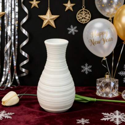 1 pièce Vase en plastique résistant aux chocs à rayures verticales, version minimaliste fraîche et créative. Vase pour arrangement floral hydroponique de salon, fournitures de décoration de bureau pour le Nouvel An, la Saint-Valentin