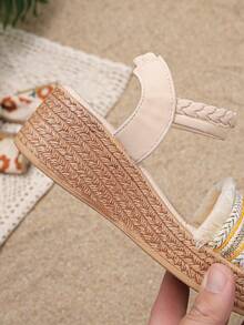 1双女童夏季休闲高跟凉鞋，时尚针织套脚简约百搭厚底轻便舒适，适合日常、度假、上学穿着，防滑坡跟凉鞋 - 金色 - 查看 10