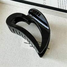 1pc French Retro Heart Hollow Hair Claw, High-End Hair Clip For Thick Hair, Hair Accessory Elegant Claw Clip Vacation Hair Clutch - Multicolor - View 4