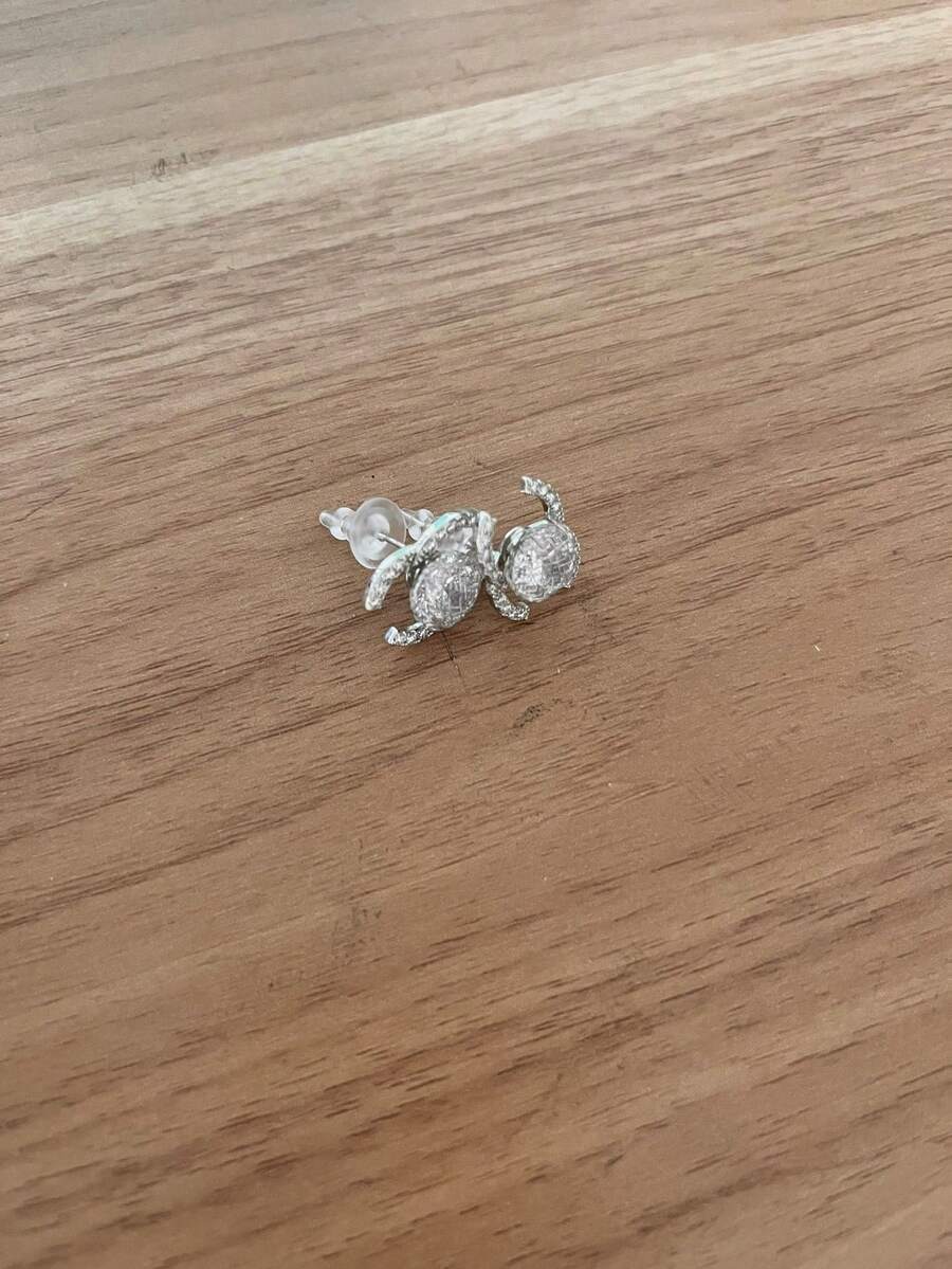 1件珍珠CD字母耳环，可爱夏季饰品，时尚独特的女士耳环 - 鑲鑽字母耳釘 - 查看 1