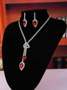 一套银色奢华新娘耳环项链套装，适合晚宴、情人节等优雅场合，也可作为婚礼发饰。 - 銀色 - 查看 9