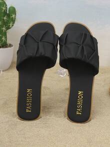 1 Pair Women's Summer Fashionable PU Pleated/Ruffle Edge Beach Sandals, Non-Slip Outdoor Slippers With Soft Soles And Open Toe, Casual Wear - Black - View 4