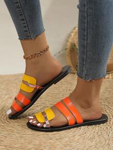 Sandálias rasteiras femininas minimalistas, confortáveis e estilosas, ideais para casais na praia, perfeitas para férias e viagens, não abrasivas, com ótimo custo-benefício, em cores variadas, com tira personalizada e bico aberto. - Laranja - Ver 7