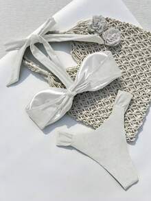 Ensemble de bikini femme à bretelles croisées de couleur unie. Le design des bretelles crée une ligne de clavicule unique, et le bas taille haute met en valeur les courbes. - Blanc - Voir 2