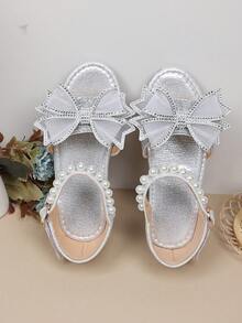 A Pair Of 2026 New-Style Girls' Net-Silk Rhinestone Bow Pearl Anti-Slip Slip-On Mid-Heel Ankle Strap Sandals | Suitable For Sisters' Afternoon Tea Outings / School Club Presentations - Silver - View 1