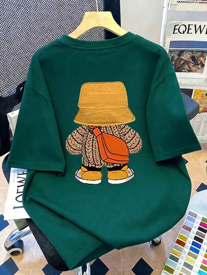 熊图案圆领女式T恤，大码女式街头时尚服装，夏季女式上衣，适合新年、节日、日常穿着、外出、海滩、派对、上学、音乐节、度假、通勤等场合。这款夏季圆领短袖T恤可作为圣诞节、新年礼物送给家人、男友、女友、朋友，也是一件必备的圆领短袖T恤。休闲百搭。