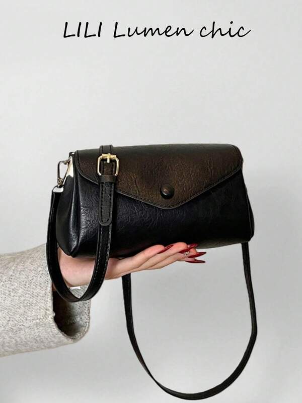 Dies ist eine minimalistische Damen-Umhängetasche, eine einfache und vielseitige Klappe in Unifarbe, die über der Schulter oder als Umhängetasche getragen werden kann. Der Innenraum bietet Platz für Gegenstände wie Schlüssel und Lippenstift. Geeignet für verschiedene Anlässe wie Einkaufen, Ausgehen, Dates, Geschäftsreisen, Reisen, Partys und den täglichen Weg zur Arbeit.