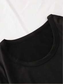 Camiseta Feminina Jesus Bom Pastor com Cordeiro – Estampa Religiosa Exclusiva - Preto - Visão 2