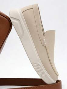 Salkin Giày lười nam thiết kế cao cấp, chất liệu da lộn mềm mại, kiểu dáng xỏ chân tiện lợi, mũi tròn, giày moccasin thanh lịch, màu trơn, đế dày chống trượt, phù hợp cho các dịp thường ngày, hẹn hò, dự tiệc, làm quà tặng ngày lễ, mùa xuân/hè/thu. Lưu ý: Kích thước nhỏ hơn so với bình thường, vui lòng đặt lớn hơn một size. - Màu be - Xem 3