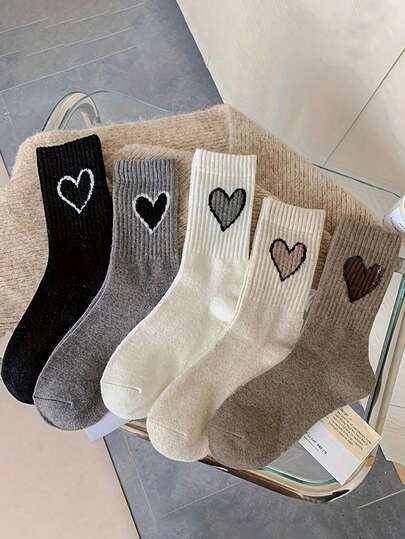 5双复古爱心图案加厚中筒袜，时尚日系酒红色爱心中筒袜，ins风秋冬长袜，简约时尚，舒适柔软，适合日常休闲、运动、居家、通勤、聚会、送礼，四季皆宜。