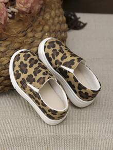 1 Paar lässige, modische Kinder Skater Schuhe mit weißen Sohlen, praktischer Schlupfverschluss, bequem, leicht, weich, geeignet für Innen, Außen, Spiel, Urlaub und andere Anlässe - Braun - Übersicht 4