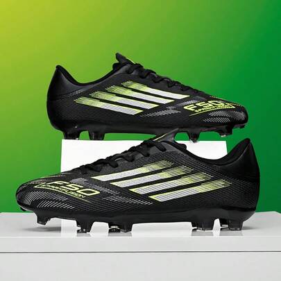 1双全新男女足球鞋，低帮钉鞋，适合上学、比赛、训练，防滑、耐磨、抓地力强，男女通用成人足球鞋