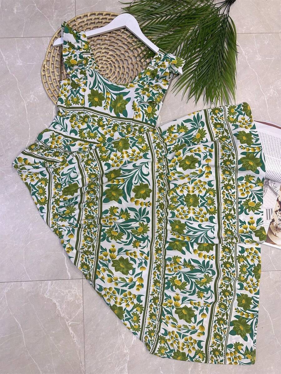 Long Dress With Print, Lined, With Built-In Bra Cups, Made Of Pretty, Fashionable Crepe Fabric. - Army Green/Wasabi - View 1