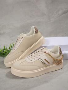 Giày thể thao đế dày mới năm 2025 dành cho nữ, mặt dây chuyền hình trái tim bằng kim loại, họa tiết da báo phối hợp độc đáo, kiểu dáng thoải mái, đa năng. - Màu be - Xem 8