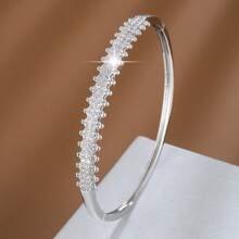 1 chiếc vòng tay thời trang nữ thiết kế hình bánh răng hình học, đính đá Cubic Zirconia. - Nhiều màu - Xem 2