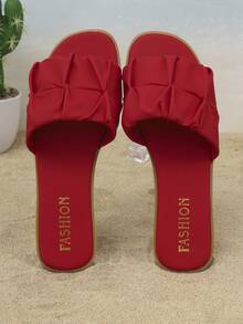 1 Pair Women's Summer Fashionable PU Pleated/Ruffle Edge Beach Sandals, Non-Slip Outdoor Slippers With Soft Soles And Open Toe, Casual Wear - Red - View 4