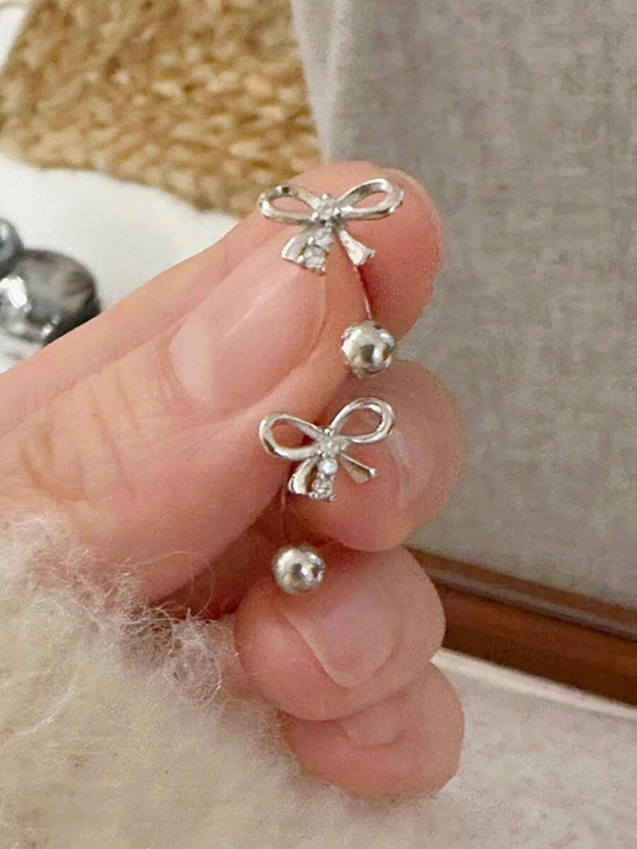 1 par de pendientes de aro minimalistas con lazo - Pendientes pequeños de metal vintage simples para mujeres - Plateado - Ver 1