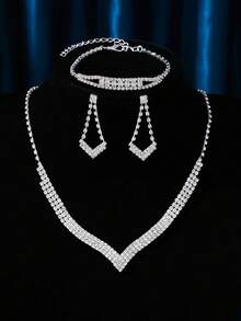 一套银色奢华新娘耳环项链套装，适合晚宴、情人节等优雅场合，也可作为婚礼发饰。 - 銀色 - 查看 12