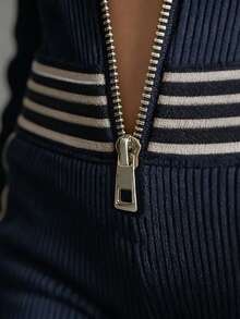 女士针织连体裤，带帽拉链设计，修身剪裁，条纹图案，弹力面料，休闲/运动风，优雅通勤两相宜，喇叭裤腿，模特走秀款，侧边条纹撞色拉链 - 藏蓝色 - 查看 7