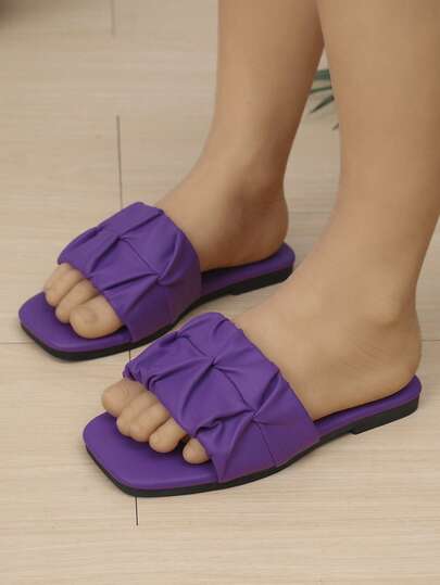 Children's Fashionable Outdoor Slippers, Square Toe Flat Shoes, One-Piece Sandals, New Stylish Elegant European And American Minimalist Women's Shoes, Highly Attractive Beach Slippers