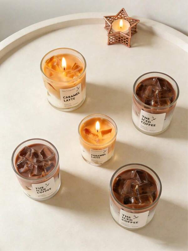1 Vela Perfumada em Formato de Xícara de Café (Café Gelado/Latte de Caramelo) - Fragrância Botânica de Longa Duração, Perfeita para Relaxar na Sala de Estar/Quarto, Decoração de Suporte para Vela, Presente para Festa/Dia dos Namorados/Carnaval/Páscoa/Festa, Acessório de Casamento, Presente para Amantes de Café, Unissex.