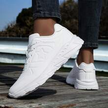 Nouvelles chaussures de course mode couleur unie pour femmes, baskets de sport respirantes et légères, chaussures athlétiques confortables et durables avec semelle épaisse pour les sports de plein air, le port décontracté quotidien, la course sur sentier - Blanc - Voir 9