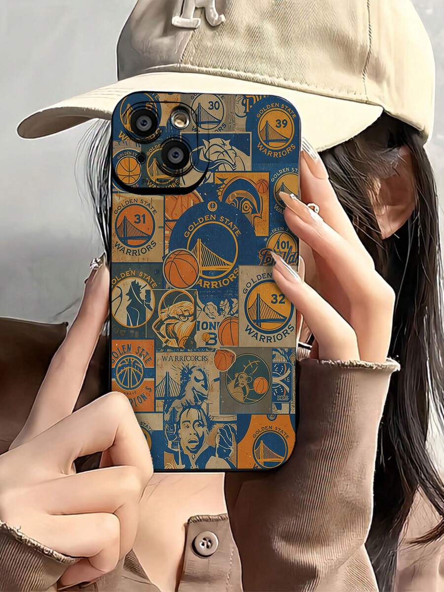 Collage de baloncesto de los Golden State Warriors en azul y naranja. Esta elegante funda es compatible con Samsung, Apple, VIVO, OPPO, , Transsion, , y Honor. Fabricada en silicona TPU, ofrece protección contra golpes y caídas, además de una sensación superior. Es un regalo ideal para familiares, amigos y seres queridos, y una opción perfecta para San Valentín y Año Nuevo. - Negro - Ver 1